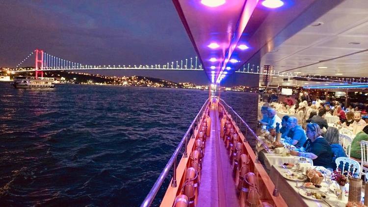 Istanbul Bosphorus Dinner Cruise and Turkish Night Show