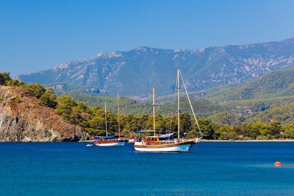 Kemer Pirate Boat Tour from Antalya