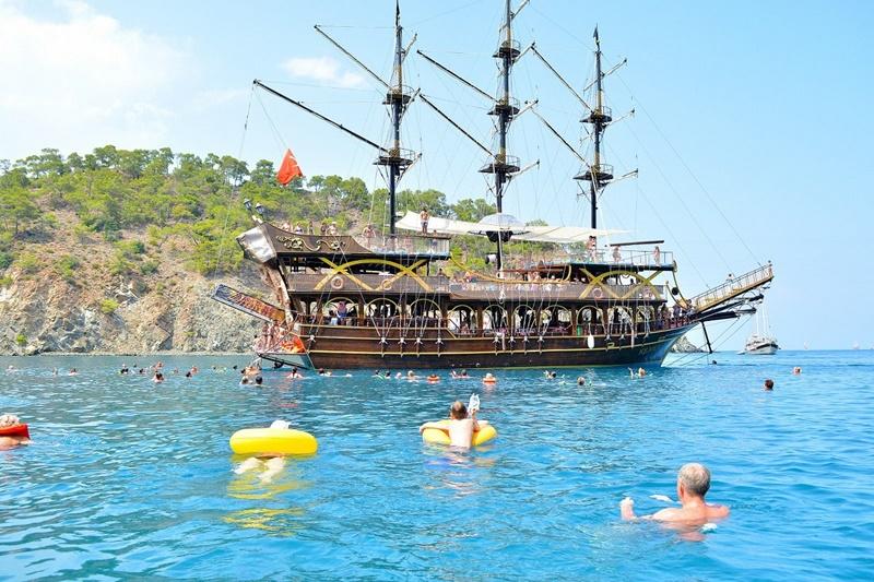 Kemer Pirate Boat Tour from Antalya