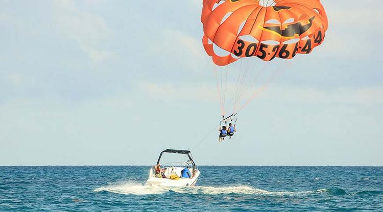 Parasailing in Marmaris