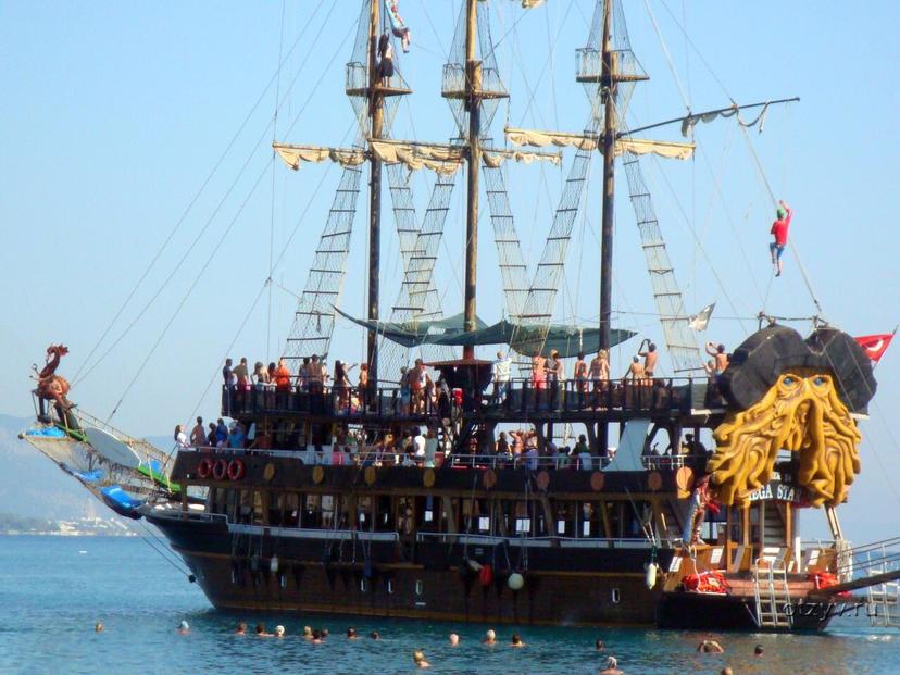 Kemer Pirate Boat Tour from Antalya