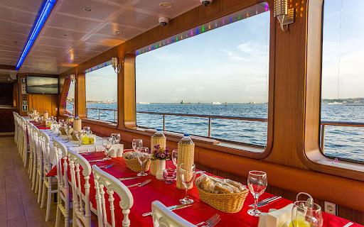 Istanbul Bosphorus Dinner Cruise and Turkish Night Show